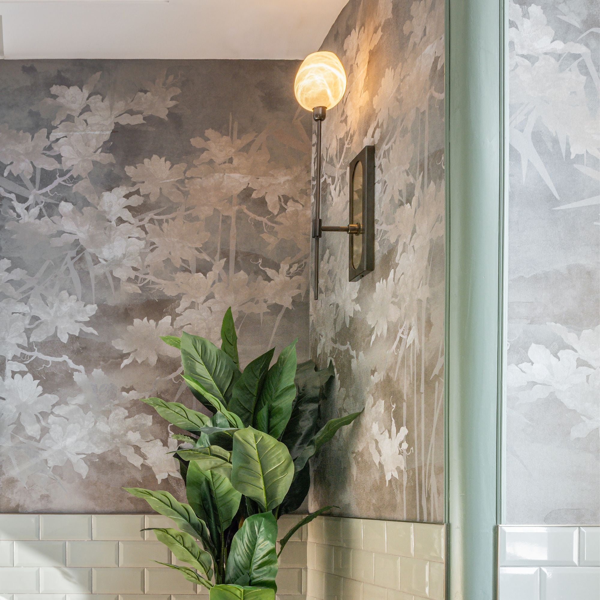 Castor Wall Light