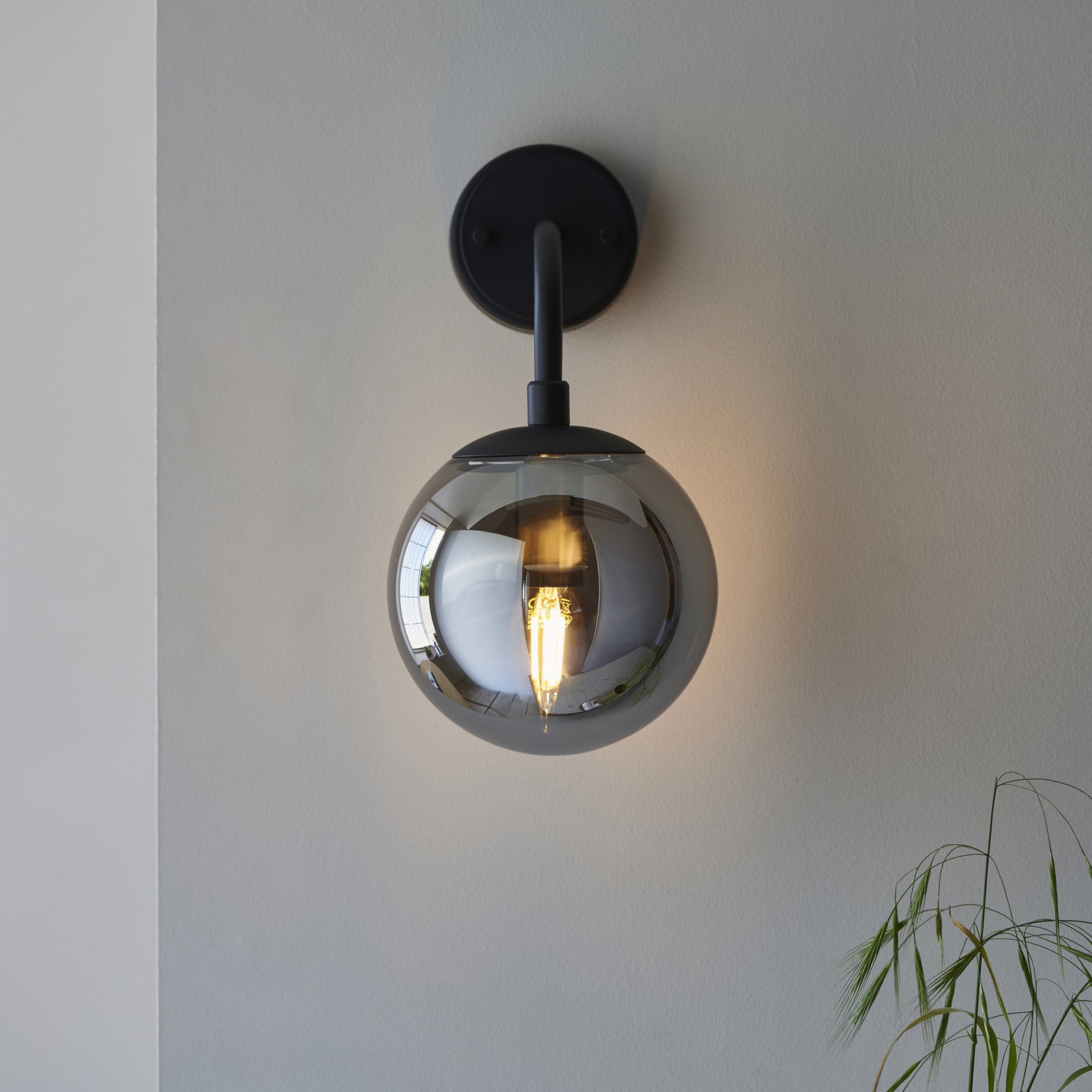 Kanata Wall Light