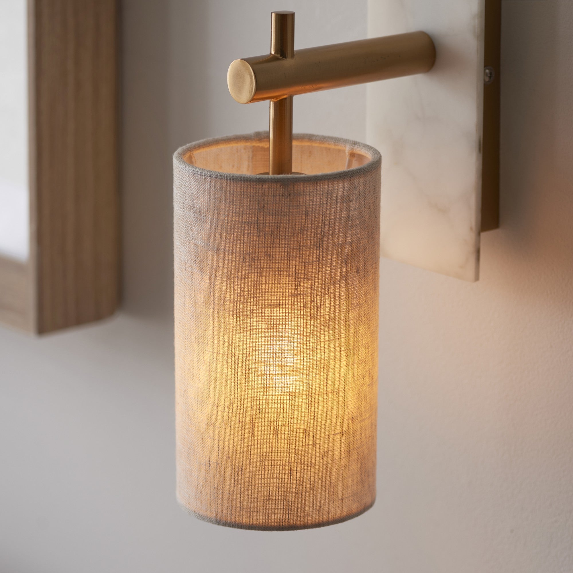 Mira Wall Light