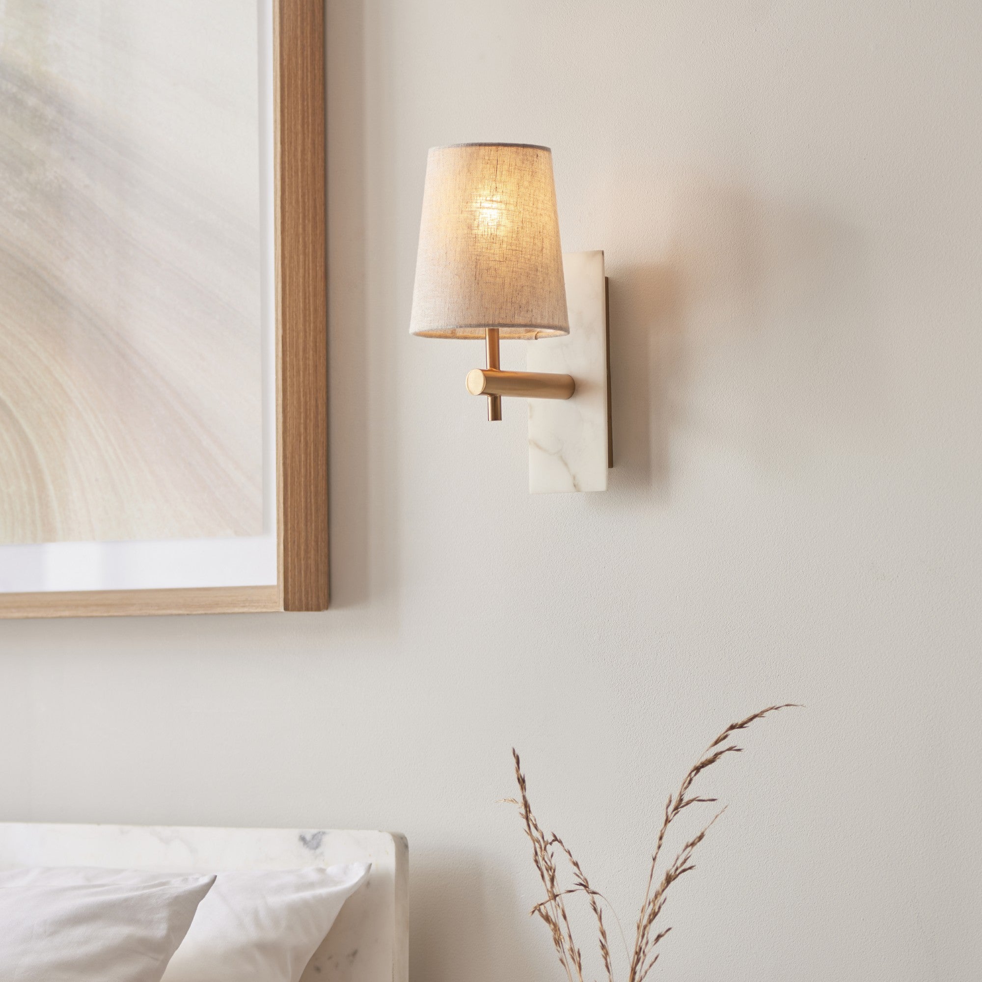 Mira Wall Light