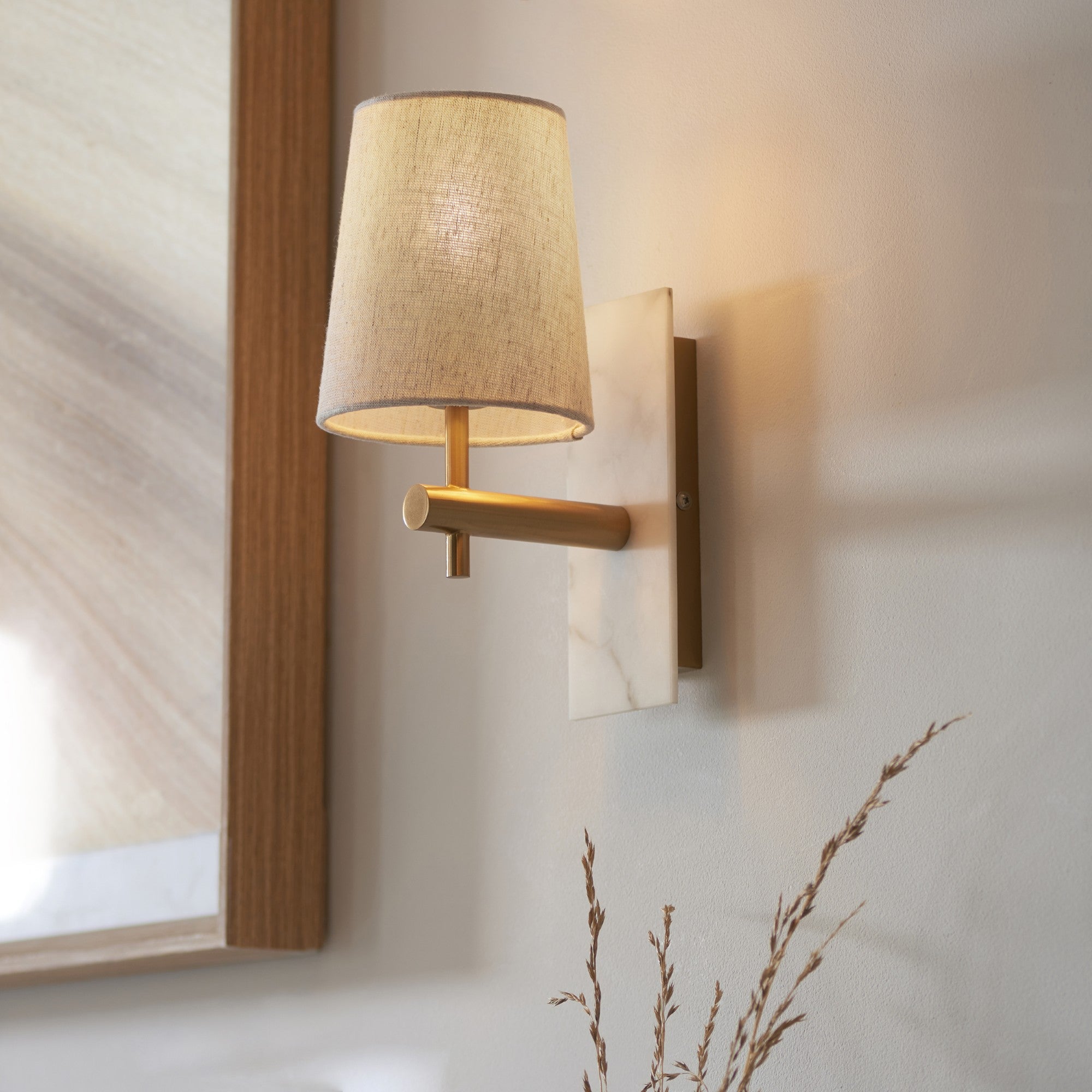 Mira Wall Light