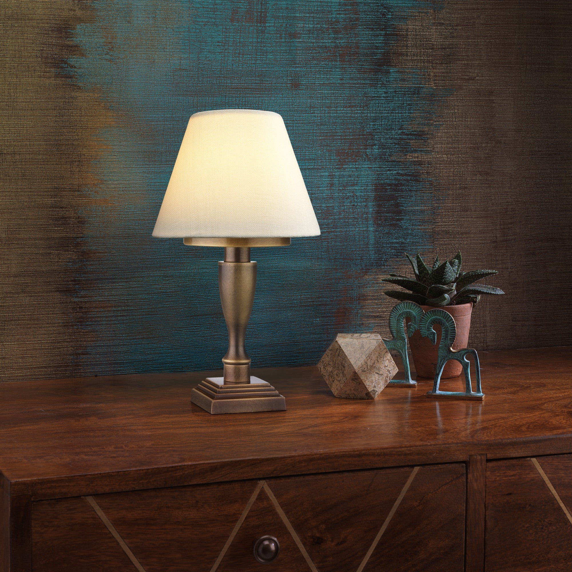 Hebe Rechargeable Table Lamp