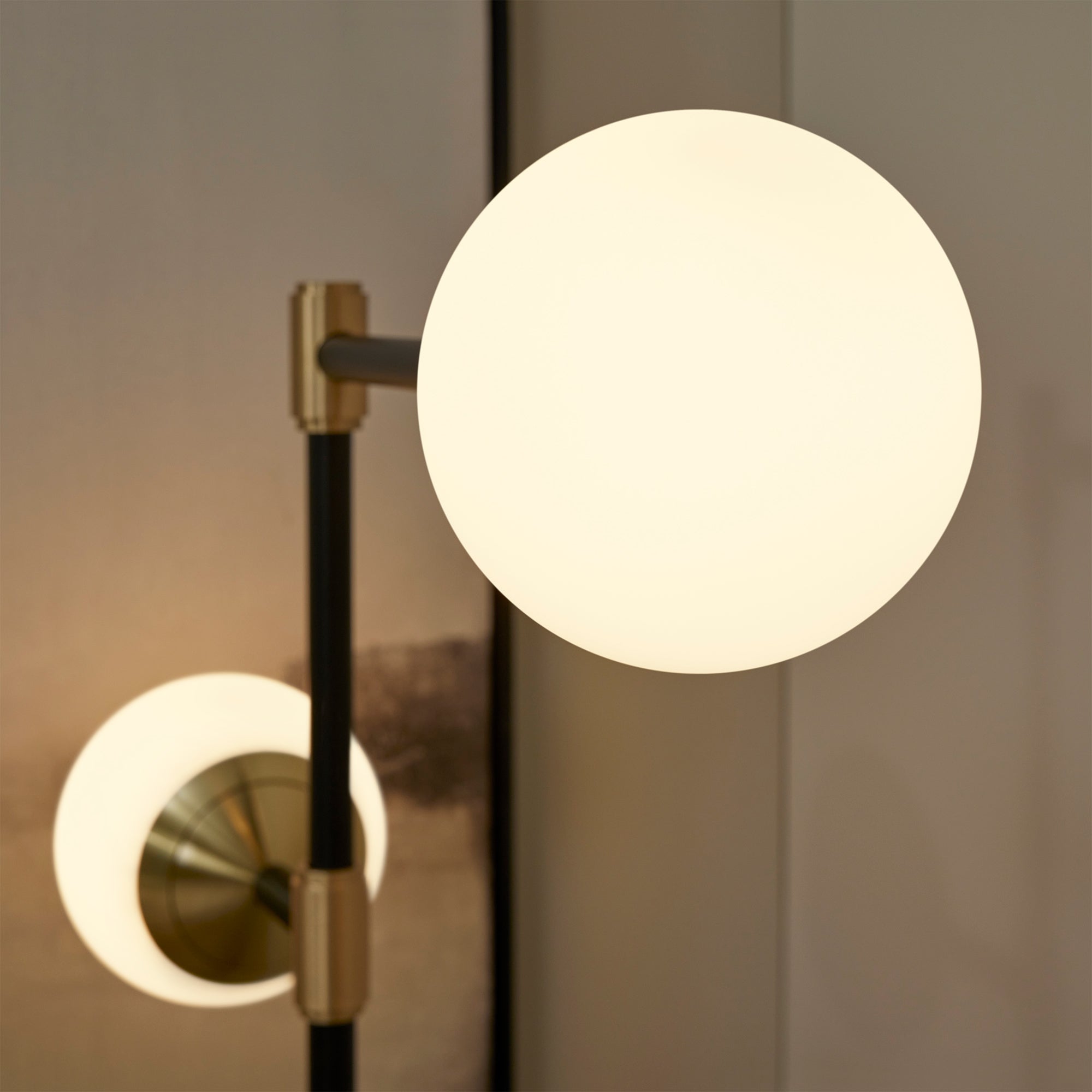 IO Floor Lamp