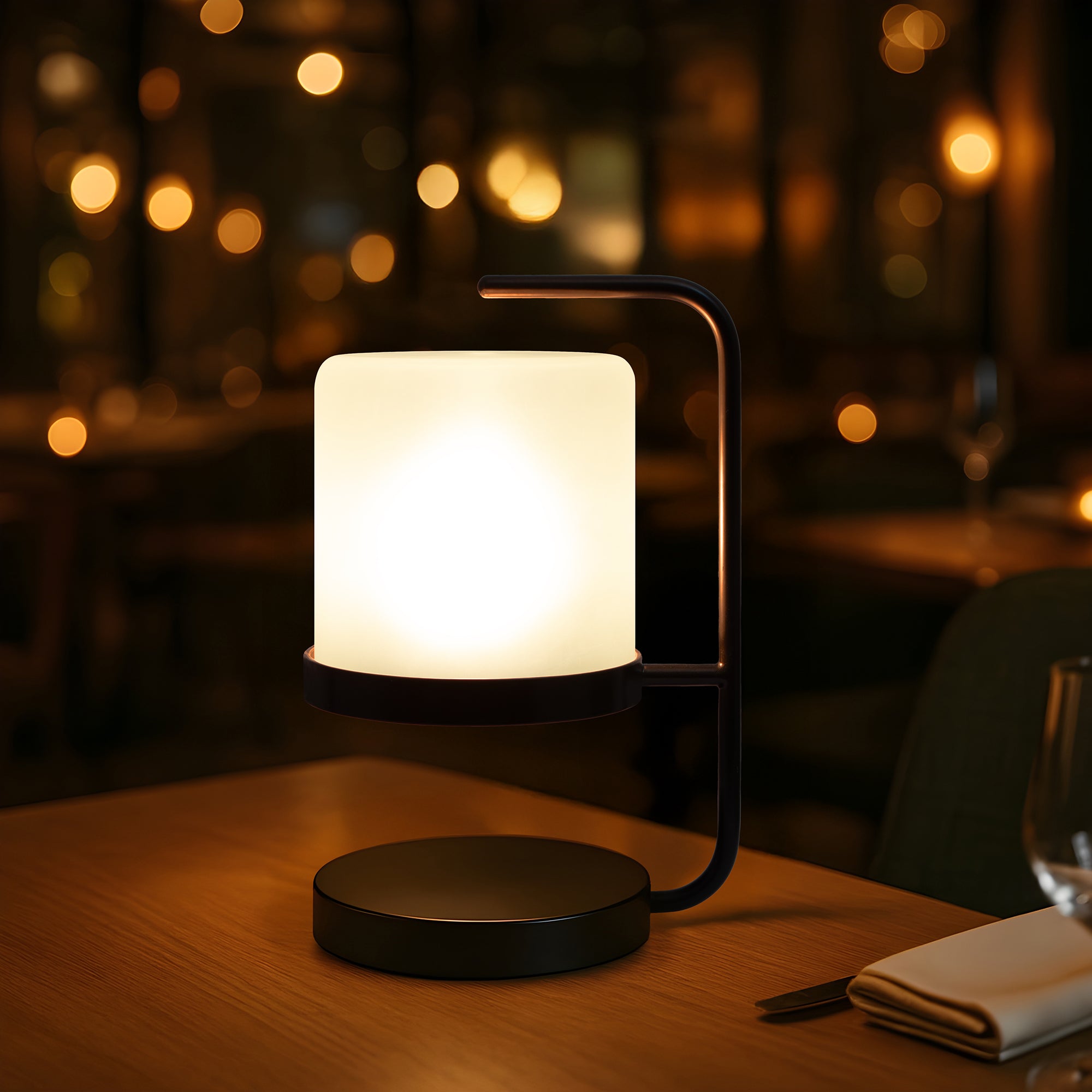 Salto Rechargeable Table Lamp