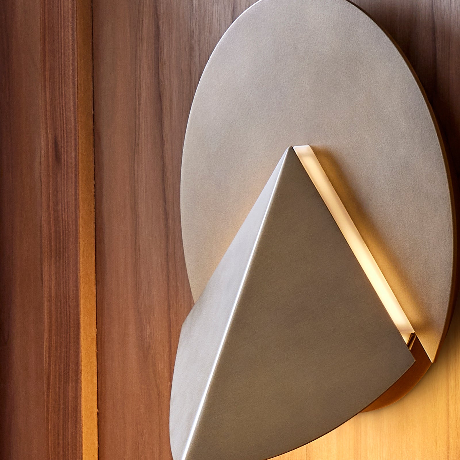 Sydney Wall Light
