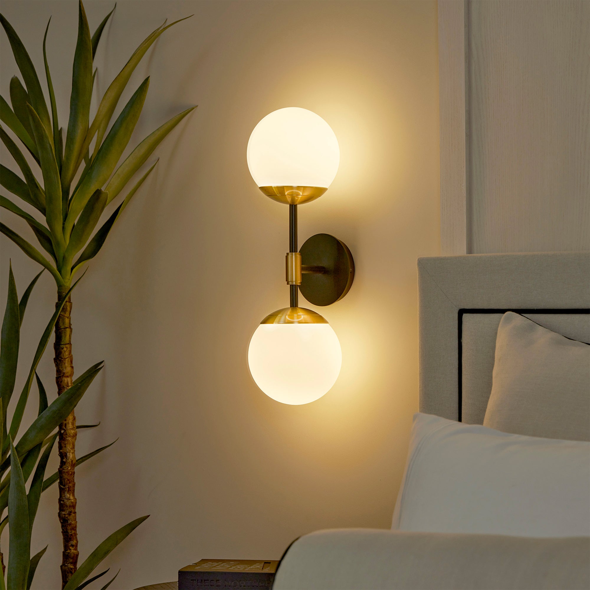IO Twin Wall Light