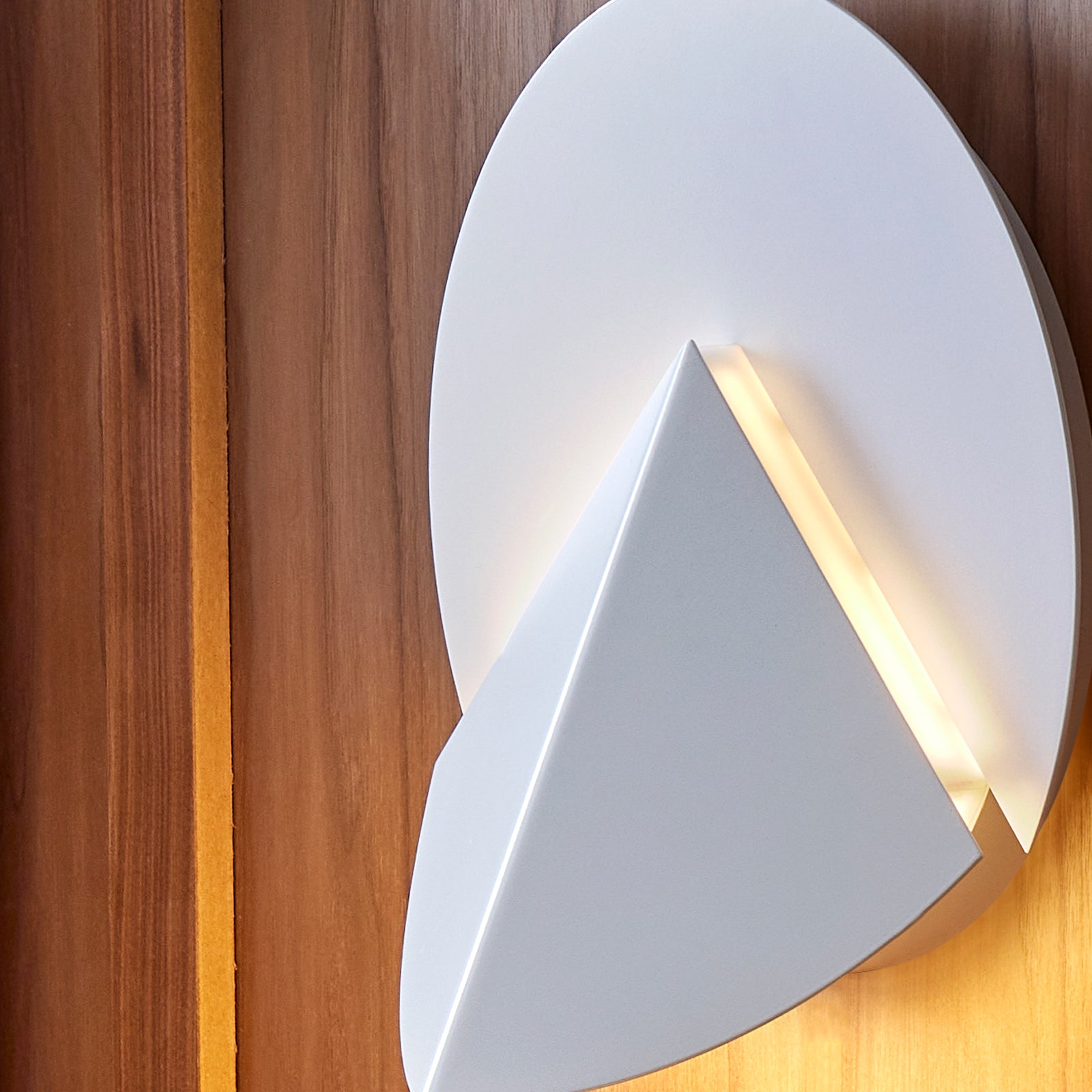 Sydney Wall Light