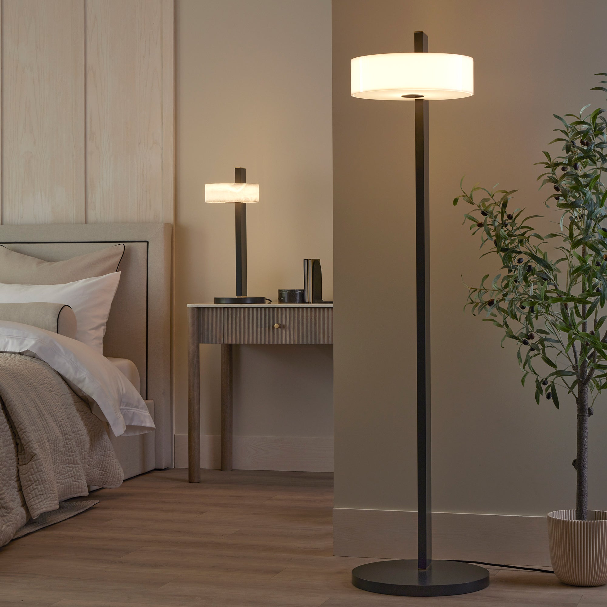 Turris Floor Lamp